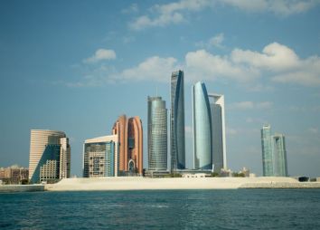 abu-dhabi-tra-deserto-e-modernita.jpg
