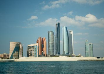 abu-dhabi-tra-deserto-e-modernita.jpg