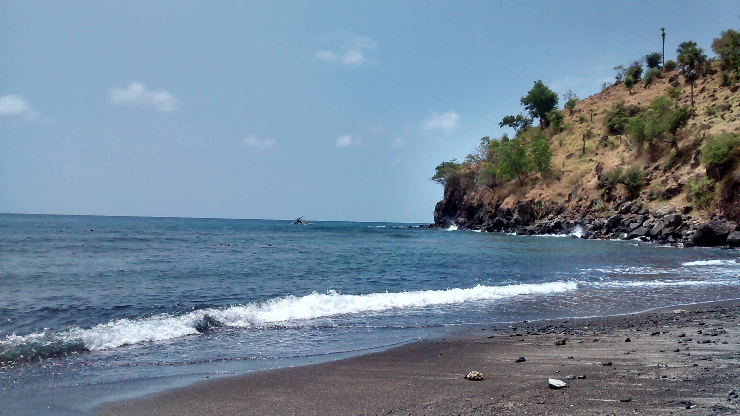 Jl._Amed_Bunutan_Abang_Kabupaten_Karangasem_Bali_80852_Indonesia_-_panoramio.jpg