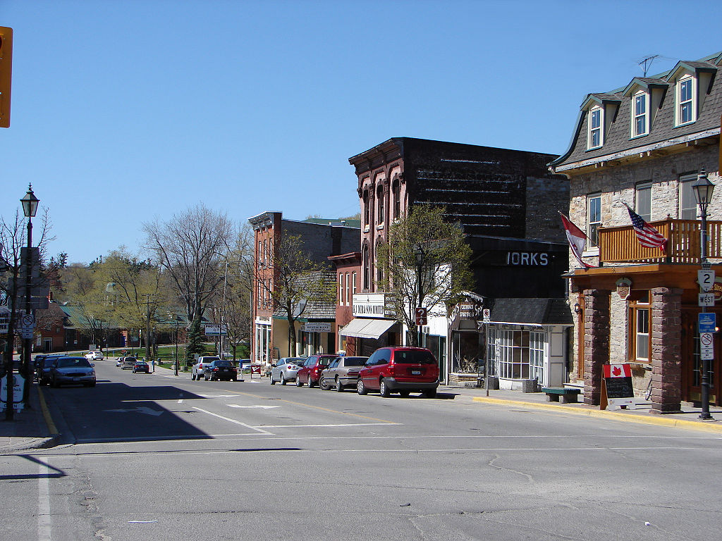 1024px-Gananoque_King_St.jpg