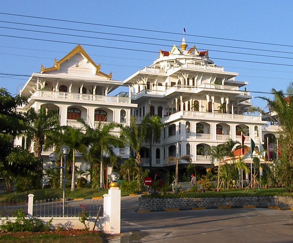 Champasak_Palace.jpg