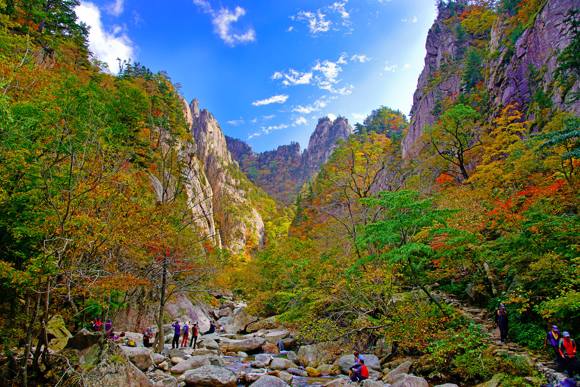 Seoraksan-National-Park1_rid.jpg