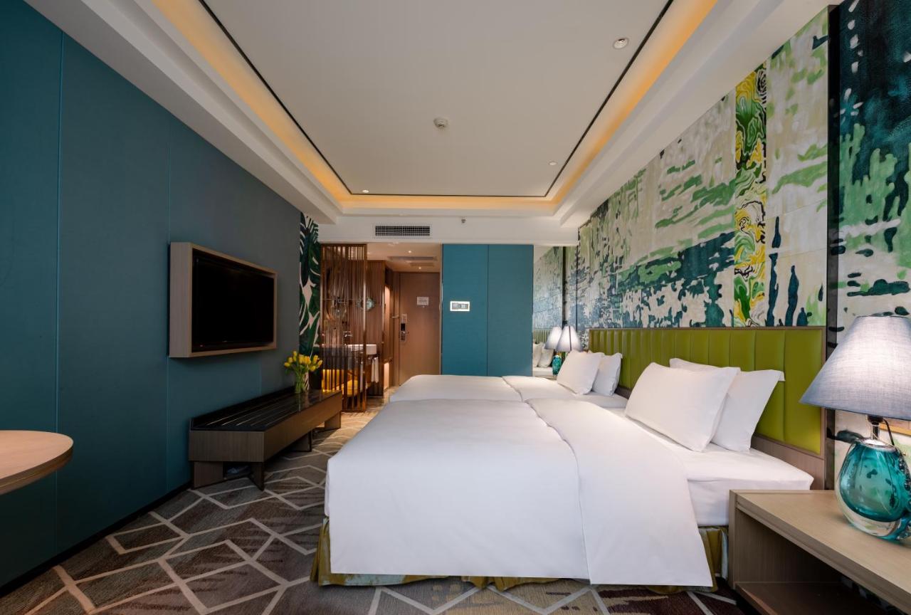 Chengdu Tianfu Sunshine Hotel 4*