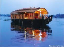 LAKES & LAGOONS HOUSEBOAT
