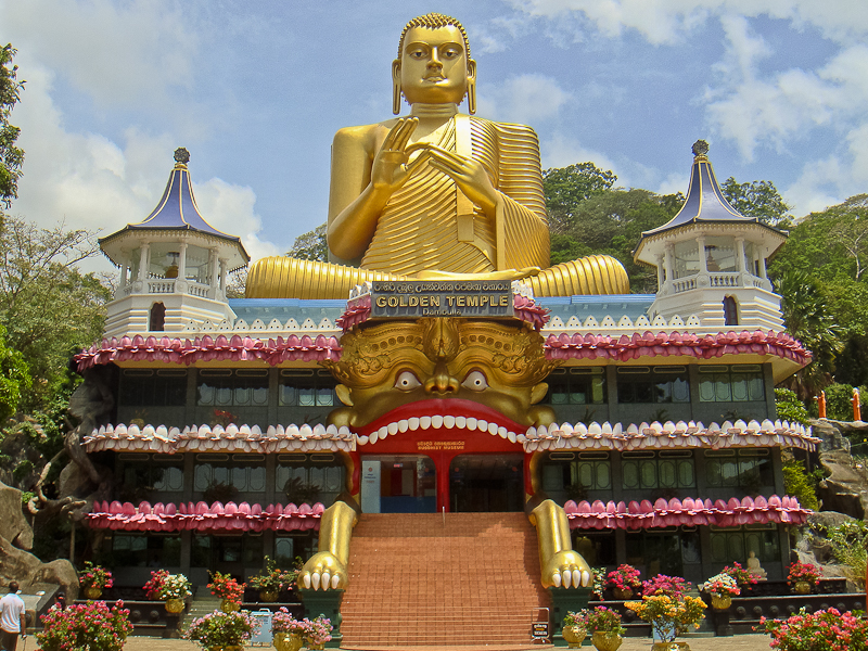 Kandy - Matale - Dambulla (120km – Approx: 3h30)