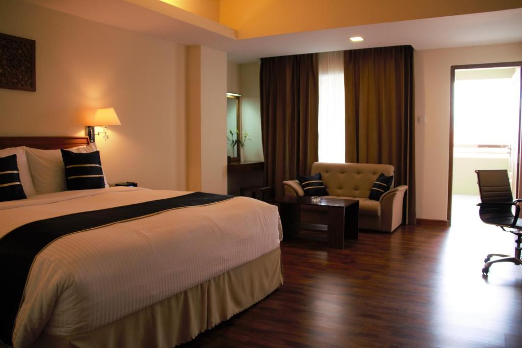 EASTERN PALACE HOTEL