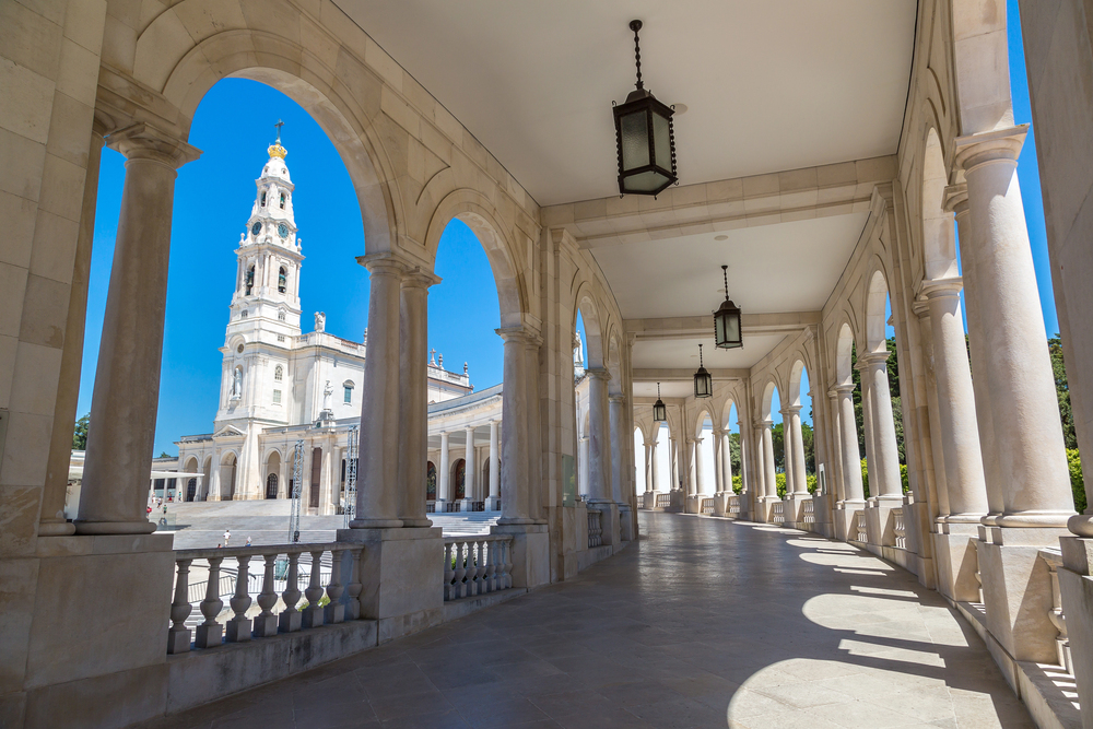 LISBONA -OBIDOS – ALCOBAÇA – NAZARE  – FATIMA