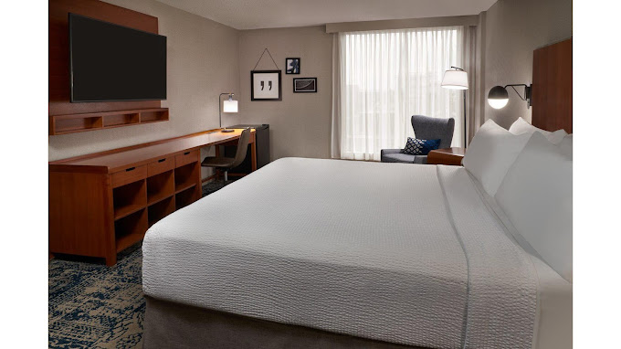 Four Points by Sheraton Hotel & Conference Centre Gatineau 3*