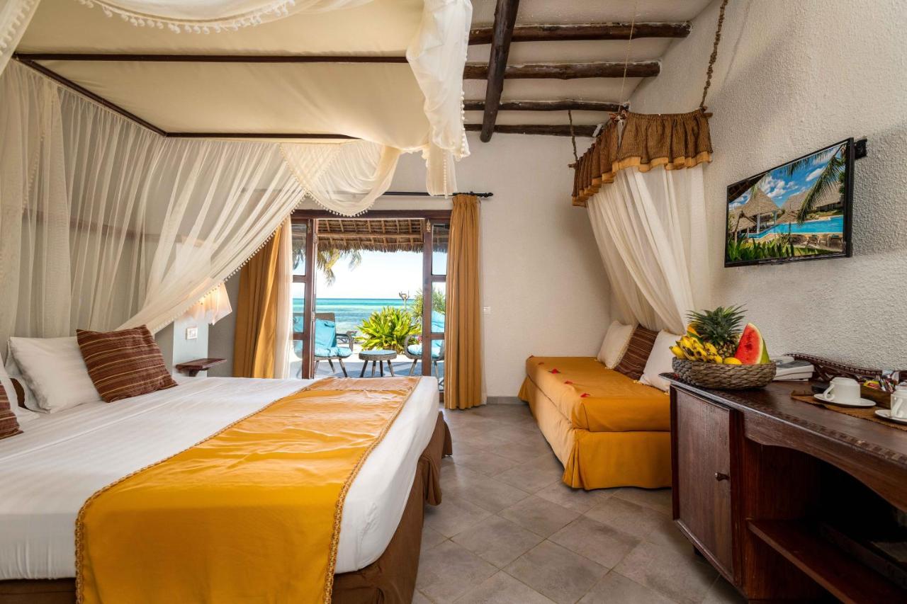 KARAFUU BEACH RESORT & SPA